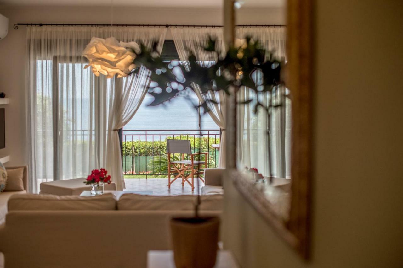 Oikia Eleanthi - Beachfront Garden Home! 米提卡斯 外观 照片