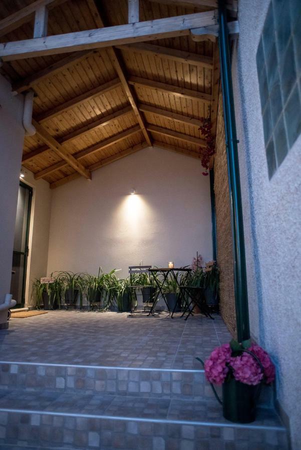 Oikia Eleanthi - Beachfront Garden Home! 米提卡斯 外观 照片